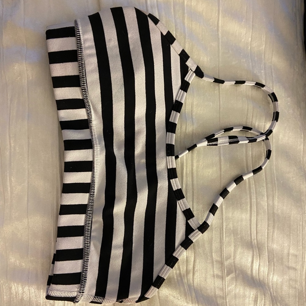 Lululemon sports bra